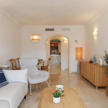Marbella Banus Suites - Banus - Terrazas De Banus Urb- Premium 2Br - 2Ba - Redecorated - Brand-New Furniture - Outdoor Terrace - Heart Of Puerto Banus - Steps From Marina, Beach & El Corte Ing Luxury Shopping - Pools & Garden Solarium - Ideal For Fam Διαμέρισμα