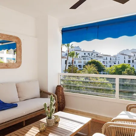 Marbella Banus Suites - Banus - Terrazas De Banus Urb- Premium 2Br - 2Ba - Redecorated - Brand-New Furniture - Outdoor Terrace - Heart Of Puerto Banus - Steps From Marina, Beach & El Corte Ing Luxury Shopping - Pools & Garden Solarium - Ideal For Fam *