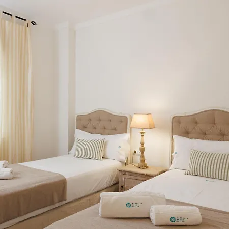 Marbella Banus Suites - Banus - Terrazas De Banus Urb- Premium 2Br - 2Ba - Redecorated - Brand-New Furniture - Outdoor Terrace - Heart Of Puerto Banus - Steps From Marina, Beach & El Corte Ing Luxury Shopping - Pools & Garden Solarium - Ideal For Fam